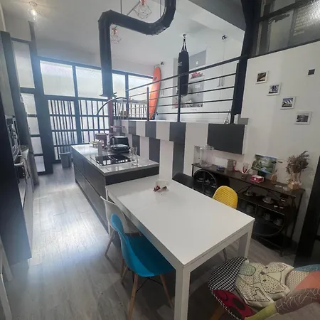 Apartman Large Modern Industrial Loft Close To Beaches A Coruña