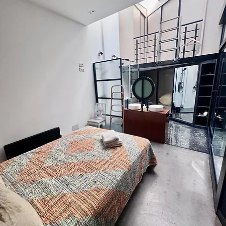 Large Modern Industrial Loft Close To Beaches Apartman A Coruña