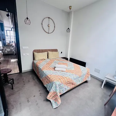 Large Modern Industrial Loft Close To Beaches Apartment *